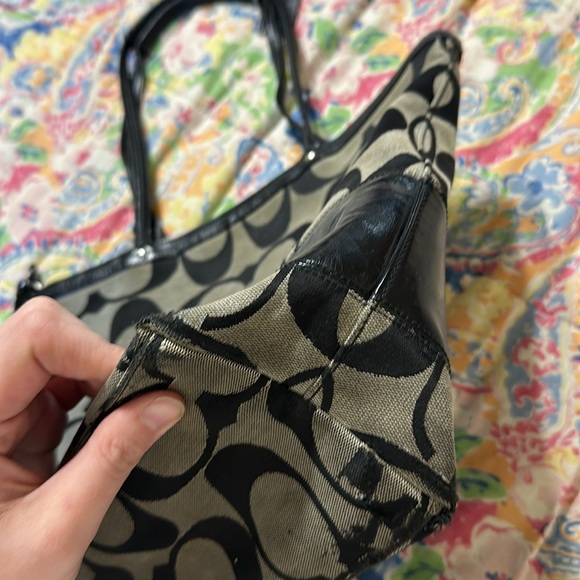 Coach Handbag - Picture 4 of 9